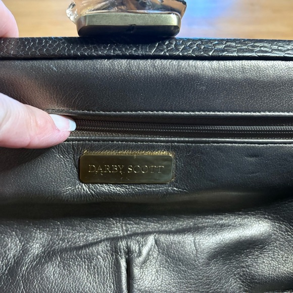 GUC Darby Scott- Chain & Jewel Bag - Picture 7 of 11